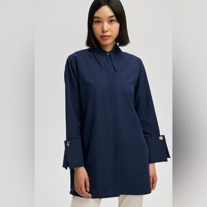 Brand new with tags “Touche” chic classic button down blouse size Medium.